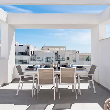 Bella Penthouse 아파트 에스테포나