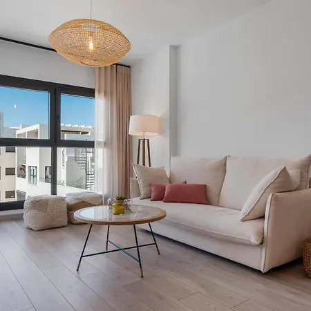 Bella Penthouse 아파트 에스테포나